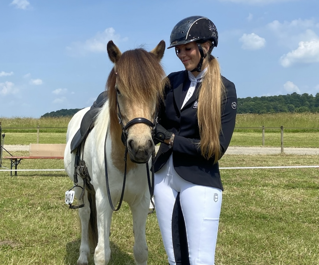 Herzlichen Glückwunsch, Leonie!