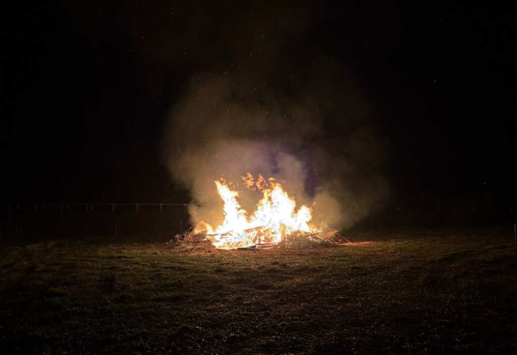 Ein schöner gemeinsamer Abend am Martinsfeuer – trotz Regen!